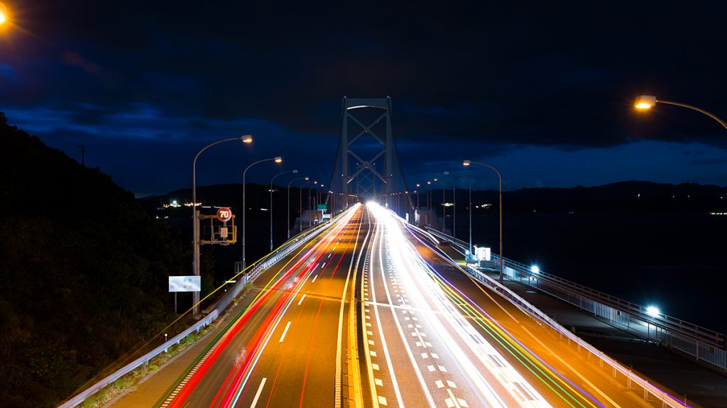 immagine di un'autostrada in cui fare rifornimento di metano
