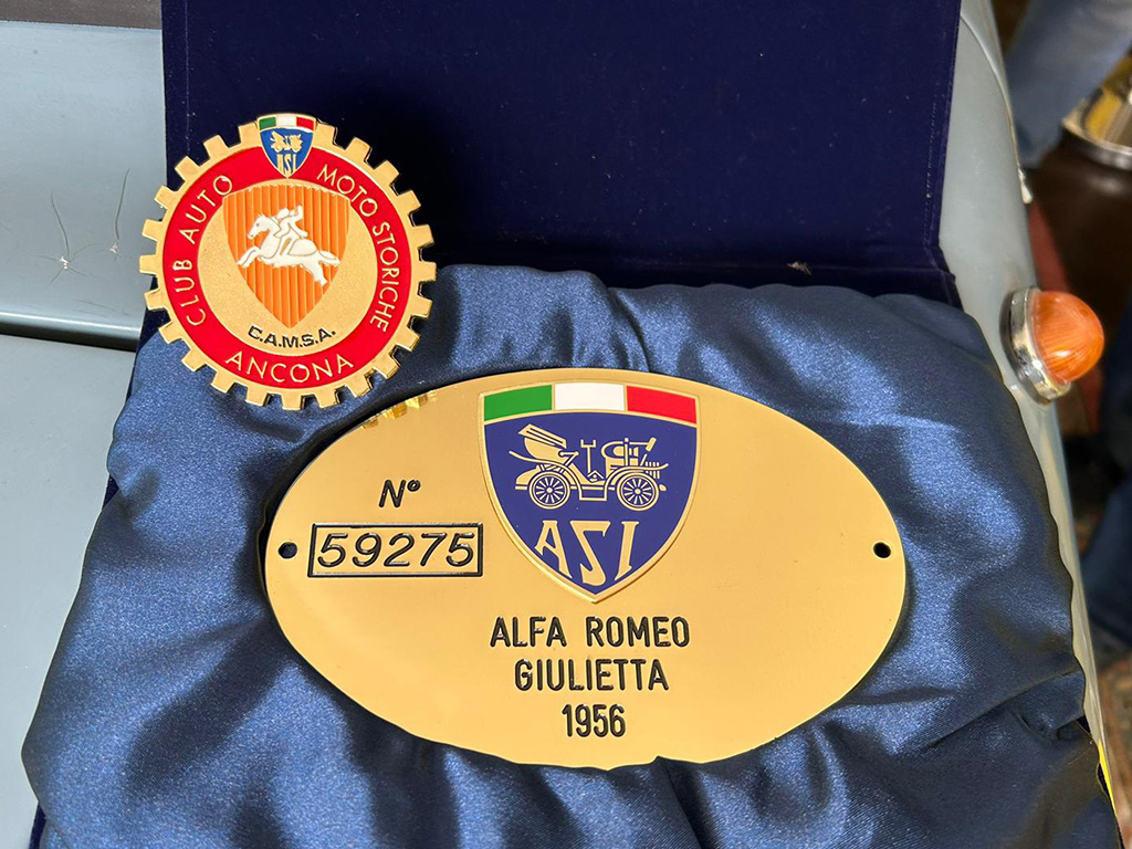 Targa d'oro, riconoscimento per auto storiche